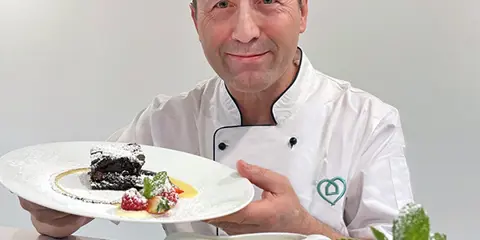 Roy, Chef