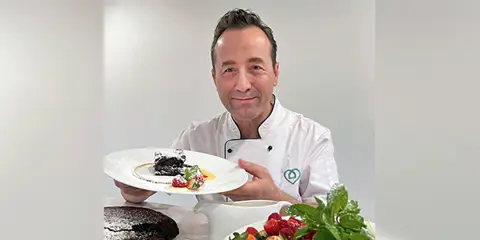Roy, Chef