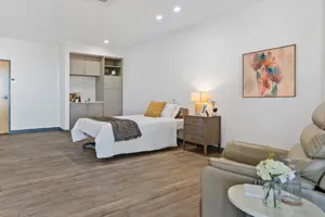 Estia Health Cleveland_015_superior-single_Room_800x534.jpg