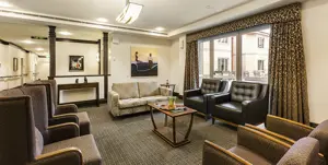 4. UAU659_64NorfolkRd_027-carousel_1016x512-WEB.jpg