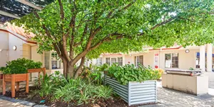 EH Salisbury East 30322 29-carousel_1016x512-WEB.jpg