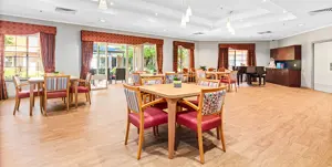 EH Salisbury East 30322 23-carousel_1016x512-WEB.jpg