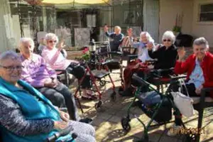 EH Salisbury East sunny-lifestyle_1016x677-WEB.jpg